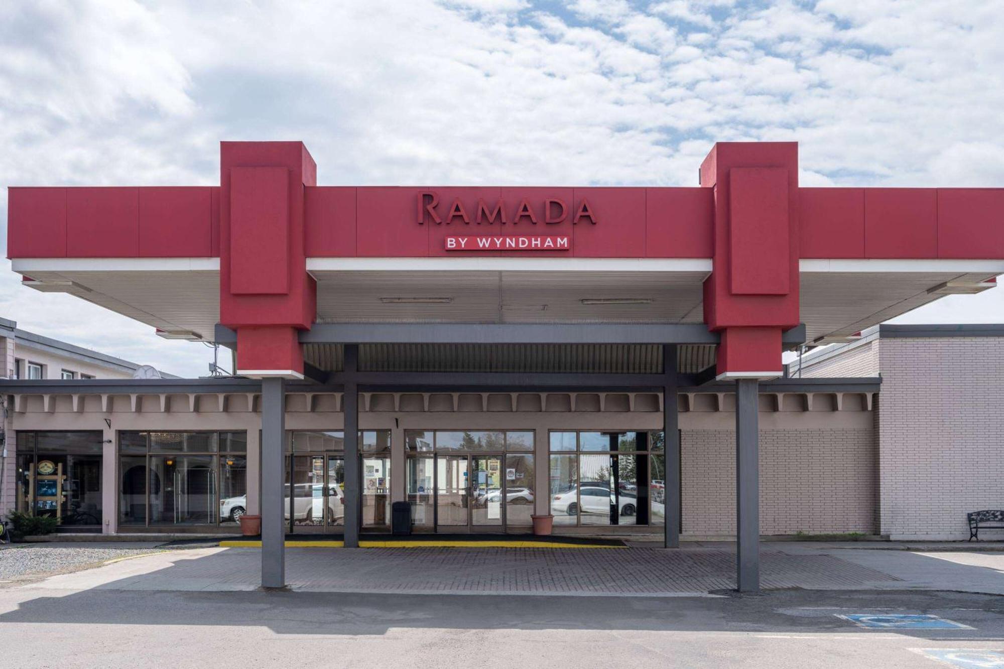 Ramada By Wyndham Thunder Bay Airlane Hotel Exterior foto