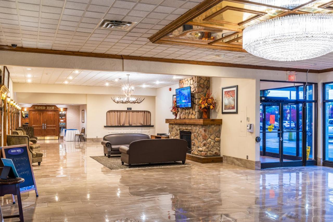 Ramada By Wyndham Thunder Bay Airlane Hotel Exterior foto